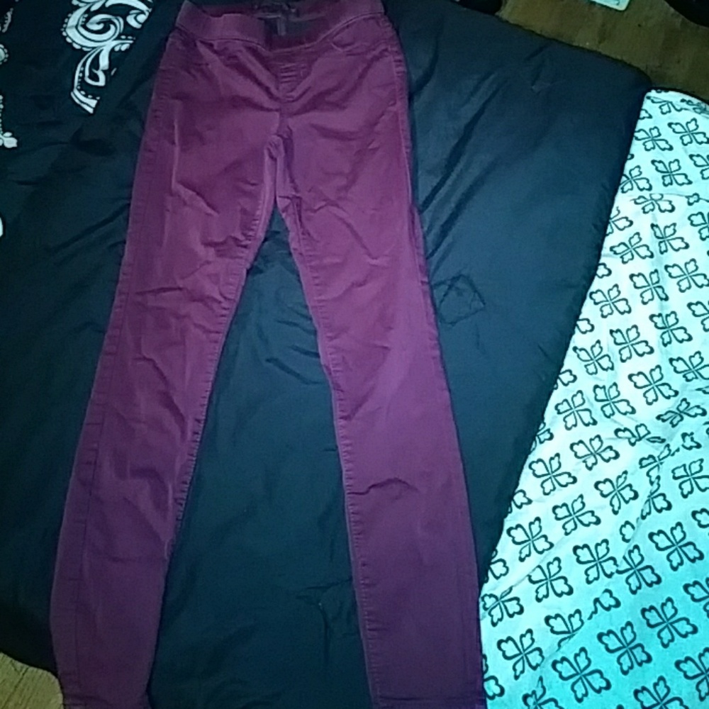 Maroon ankle pants